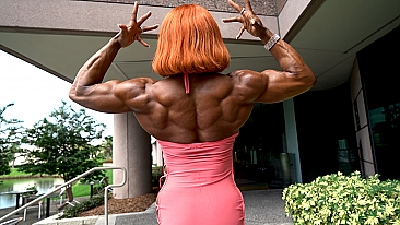 Traci Rugged ​MuscleAngels.com