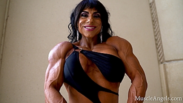 Liz Bradshaw ​MuscleAngels.com