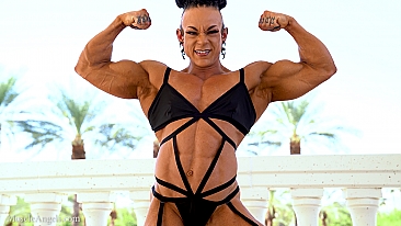 Anjie Yeo ​MuscleAngels.com